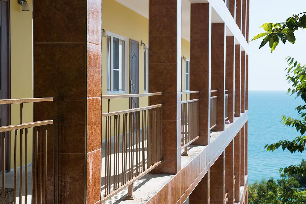 Guest House Arlen Gantiadi Exterior foto